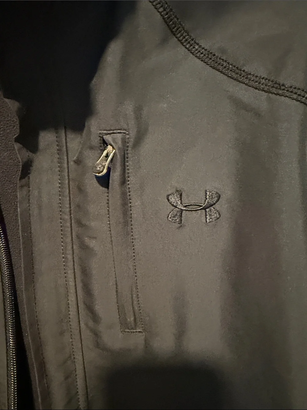 Under Armour Men's Black Lightweight Jacket with Zip Pockets Medium.